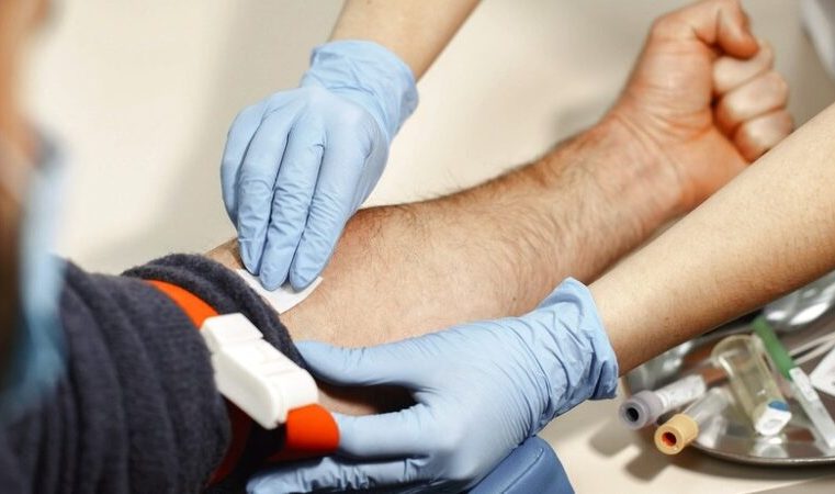 Excesso de ferro no sangue. Reconheça sinais da hemocromatose