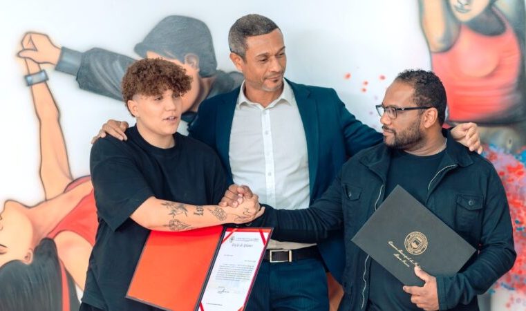 Câmara de Itabira homenageia Edson Natividade e Karen Daynide