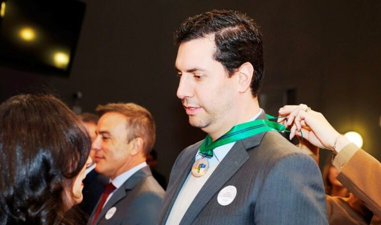 Tito Torres recebe homenagem do Estado por atuação na Comissão de Meio Ambiente da ALMG