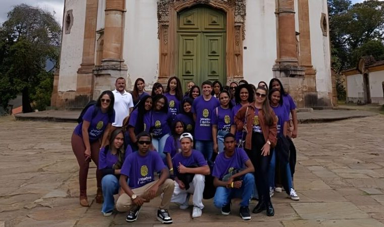 Alunos do Parlamento Jovem de São Gonçalo realizam visita técnica em Ouro Preto