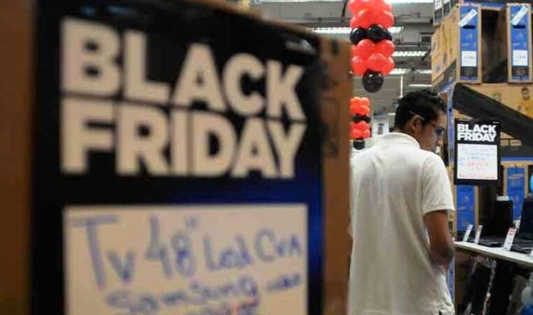 Docente do Senac orienta comerciantes sobre a preparação para a Black Friday