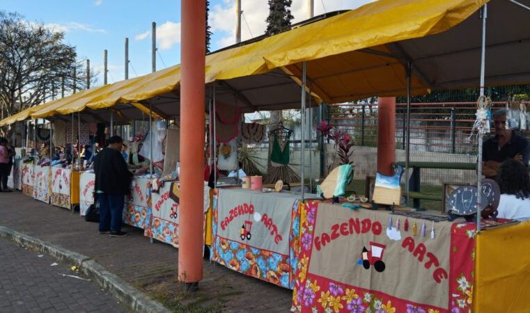 Quarta-feira (10) tem a 4ª edição do Crochetando na Calçada