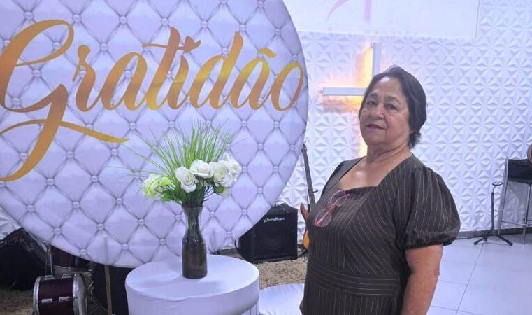 Paciente de unidade da FSFX comemora procedimento oftalmológico