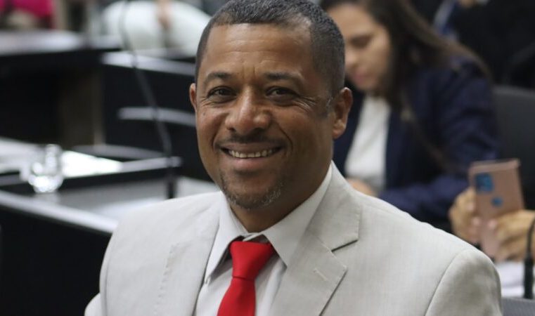 Denunciado pelo Ministério Público, vereador Ronaldo Capoeira divulga nota de esclarecimento
