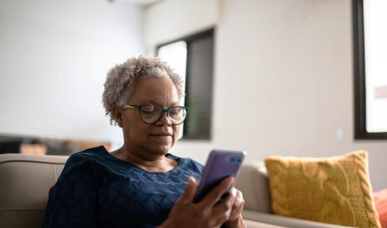 Crescem os golpes digitais como pessoas da melhor idade