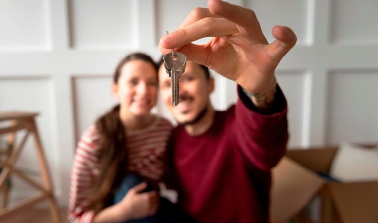 Conheça os desafios para conquistar a casa própria. Cenário está mais difícil em 2025