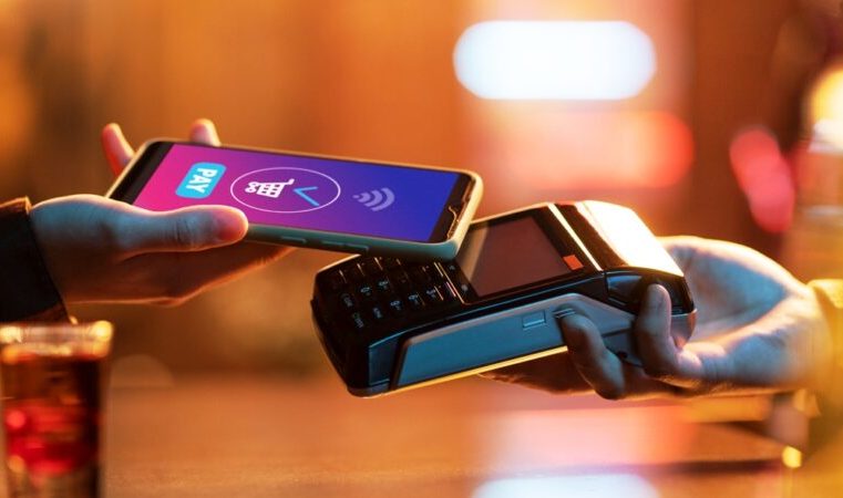 Bancos digitais avançam com baixo custo operacional e menor burocracia