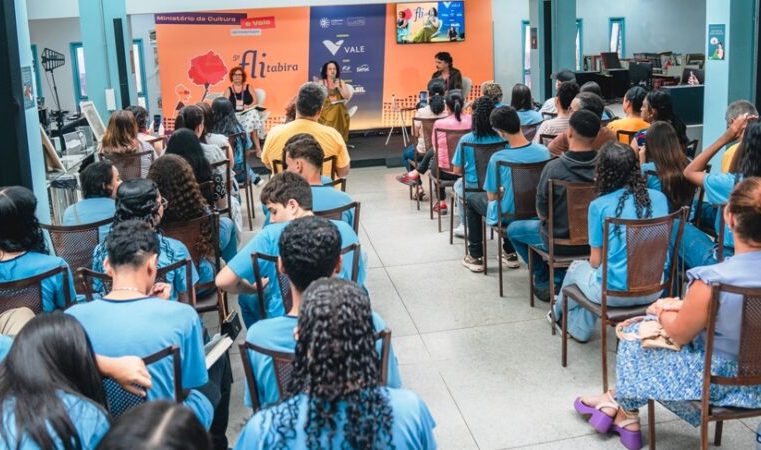 Flitabira celebra o aniversário do Poeta Maior. Drummond completaria 123 anos