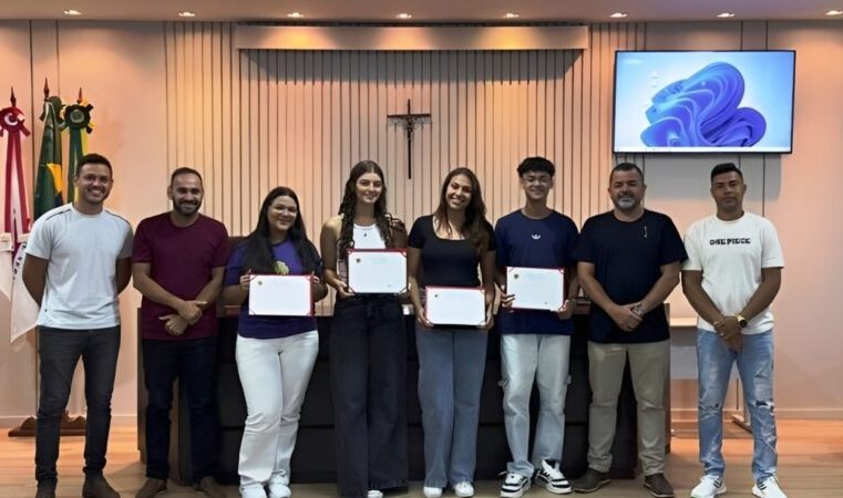 Turma do “Aprendiz Legal 2025” recebe certificado na Câmara de São Gonçalo