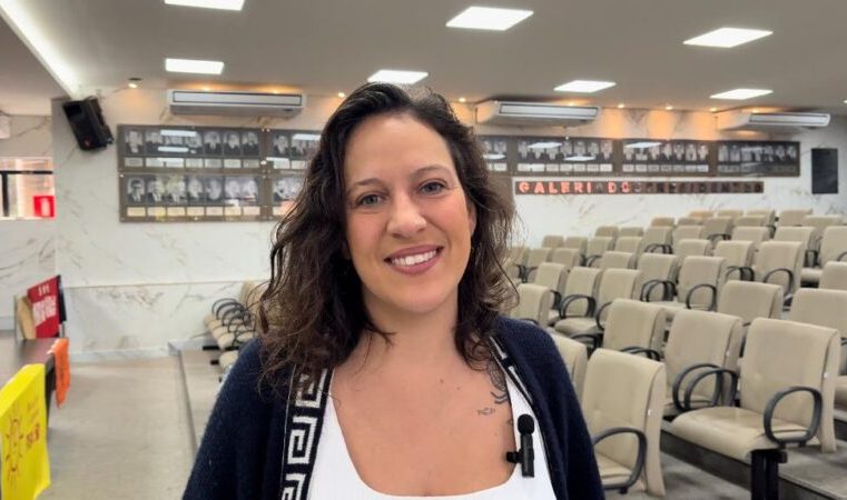 Deputada Estadual Bella Gonçalves entrega veículo à FCCDA