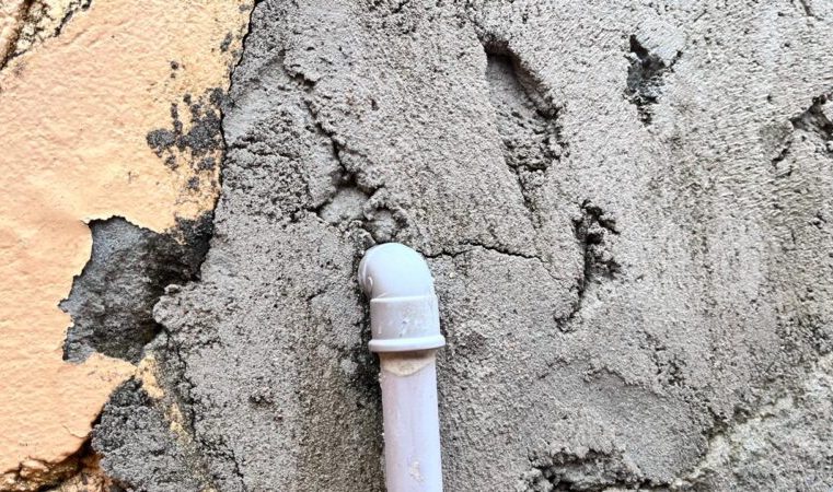 Bomba de poço artesiano danificada compromete abastecimento de água em Cutucum