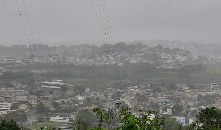 Eventos climáticos extremos incentivam reforço na rede de distribuição de energia elétrica