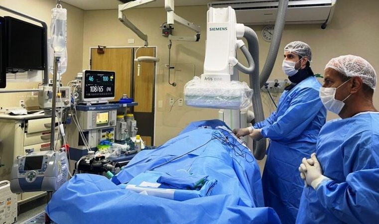 Hospital da FSFX implanta moderno marca-passo alinhado à fisiologia do coração