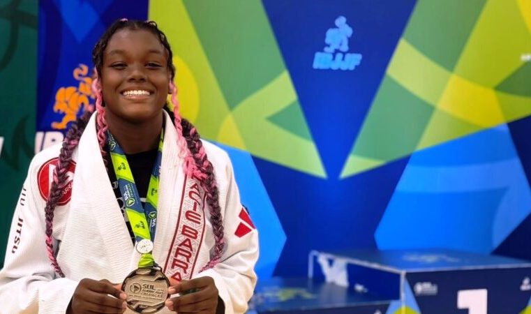 Juju Emiliano conquista o vice-campeonato no Sul-Americano de Jiu-Jitsu kids