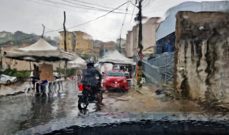 Tecnologia e monitoramento em tempo real permitem antecipar riscos e respostas às tempestades