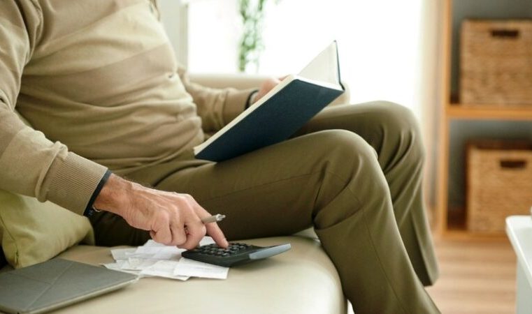 Antecipação do 13º do INSS começa, exigindo planejamento de aposentados e pensionistas