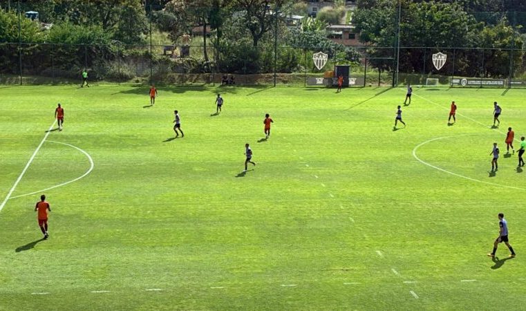 Valério faz primeiro jogo-treino da temporada contra o sub-20 do Atlético-MG