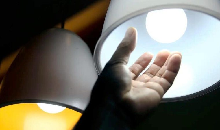 Inconsistência cadastral na fatura de energia elétrica deixa clientes sem desconto