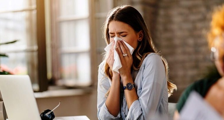 Médico ensina a diferenciar alergia respiratória do resfriado comum