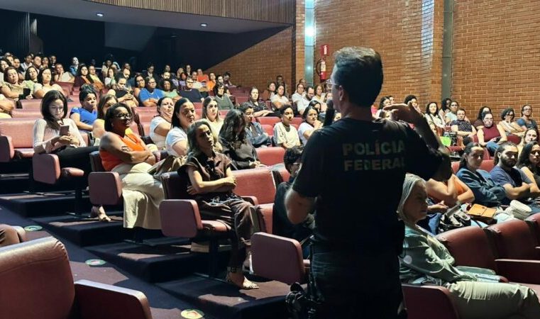 “Maio Laranja”: palestra sobre violência sexual no ambiente virtual encerra seminário