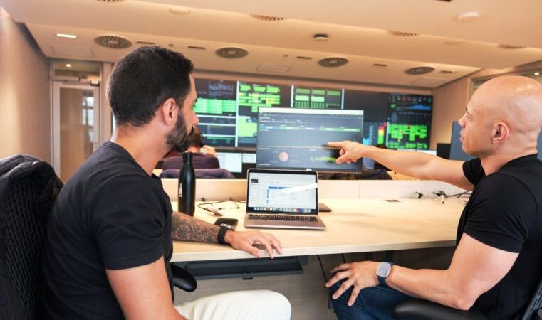 Tecnologia no mercado financeiro: IA muda rotina e amplia personalização