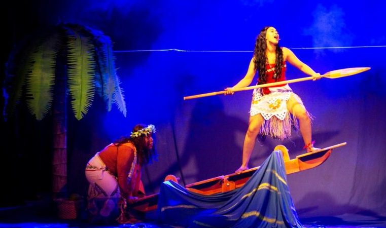 Último dia do Festival de Inverno, com contação de histórias, circo, dança e teatro infantil