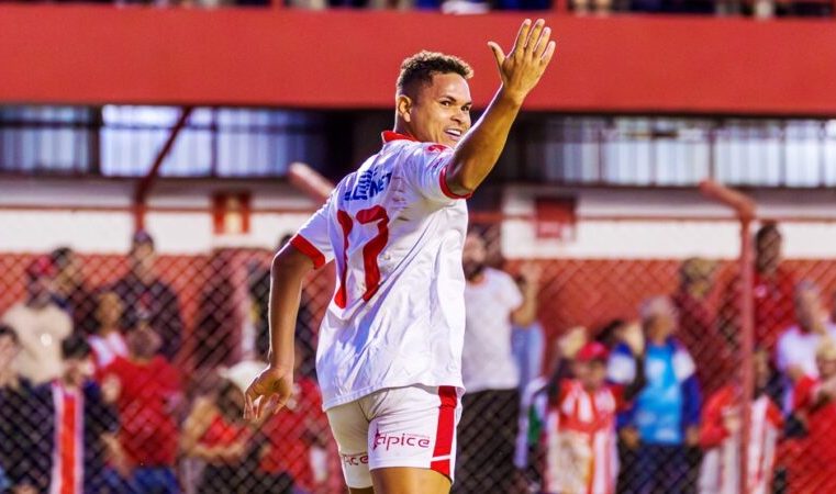 Valério cede igualdade no final para o Villa. Na volta, empate em Itabira garante a classificação