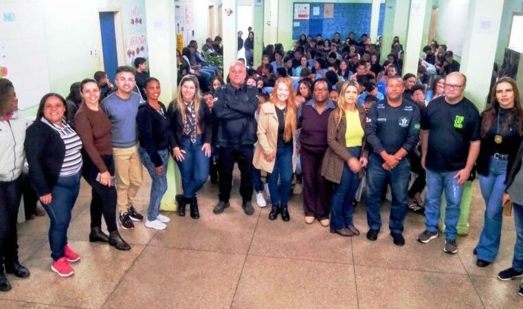 Prevenção ativa: Agentes de Proteção orientam alunos da Escola Estadual Antônio Martins Pereira