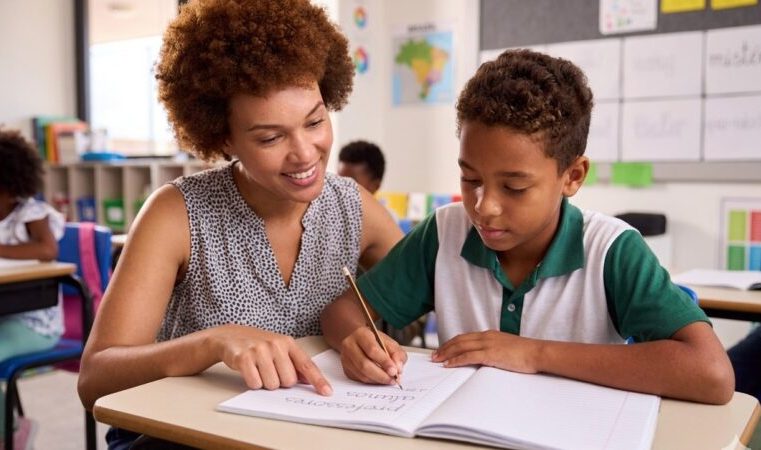 Dia 21, sai a classificação final da extensão de carga horária de professores da rede municipal