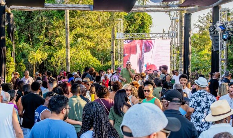 Com “casa cheia”, Quintal Kasa Rica estreia, celebrando a boa música no Garden Fest