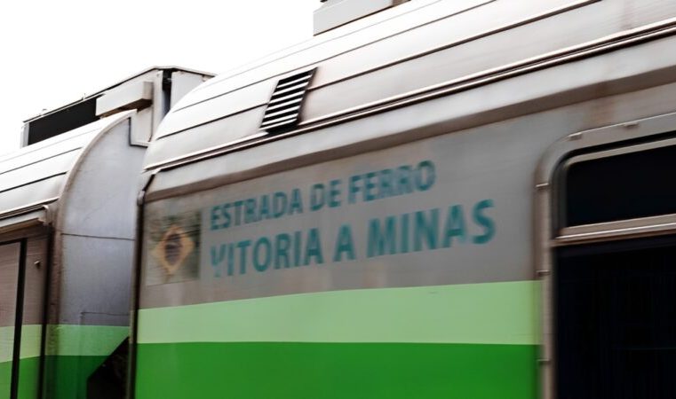 “Estação Defensoria” leva orientação jurídica aos passageiros da Estrada de Ferro Vitória a Minas