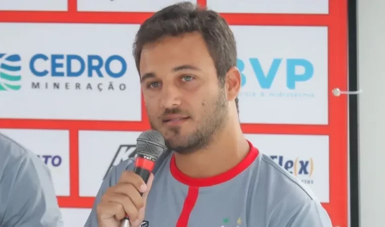Filho do Prefeito de Itabira, Bernardo Lage integra Uberlândia, que celebra acesso à Série C