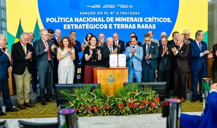 Prefeito de Itabira assume cadeira no Conselho para Industrialização de Minerais Críticos