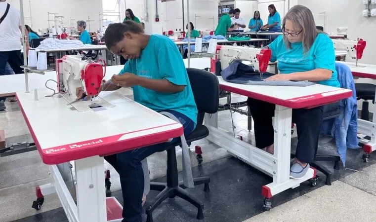 Fábrica Social ITI abre inscrições para mulheres na formação em moda circular e confecção sustentável