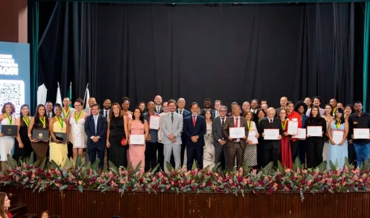 Poder Legislativo de Itabira outorga homenagens a 47 pessoas
