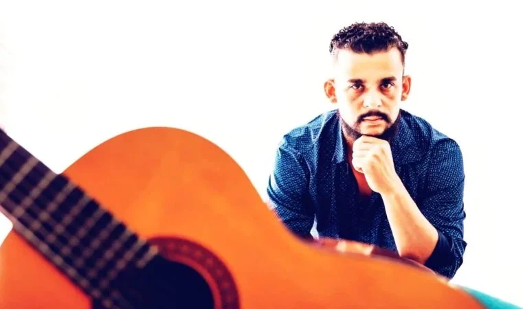 Marcus das Serras, músico de Itabira, desembarca no Chile para intercâmbio artístico