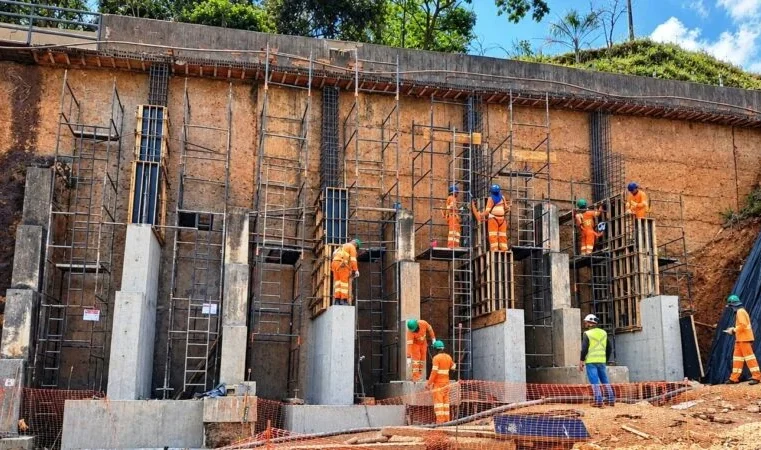 Obras na BR-381 reforçam segurança em ponte e no trevo de acesso no Vale do Aço