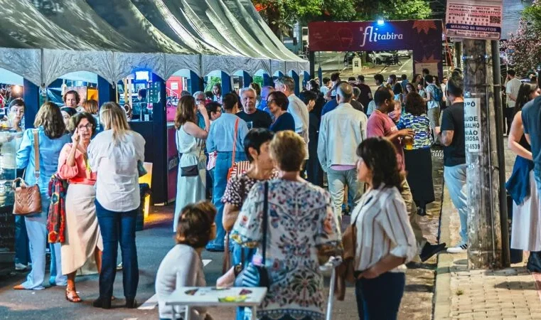 Conceição Evaristo, Leda Maria Martins, Énia Lipanga e Geni Núñez no 6º Flitabira