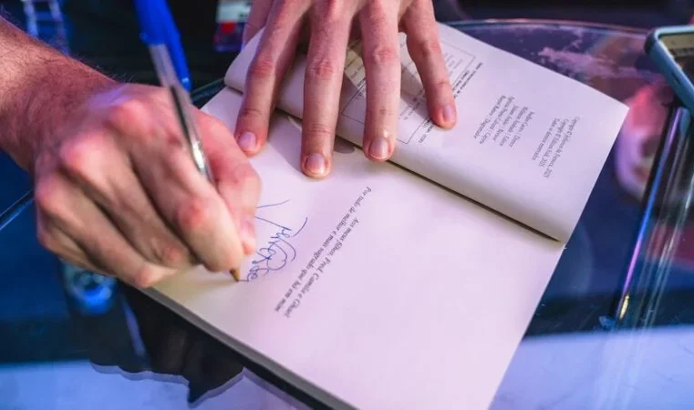 Festival Literário Internacional de Itabira cadastra escritores para a Central de Autógrafos
